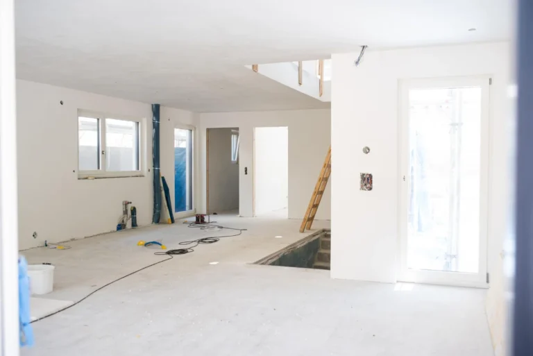 Trabajos de albañilería y obra gris realizados por una empresa de reforma en Madrid