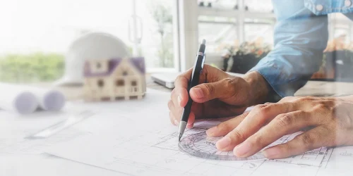 arquitecto dibujando un plano arquitecto dibujando un plano